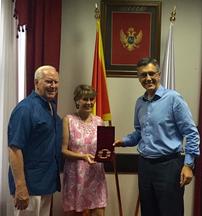 Denise Lilly and George Lilly meet with Mayor Aleksandar Stjepčević